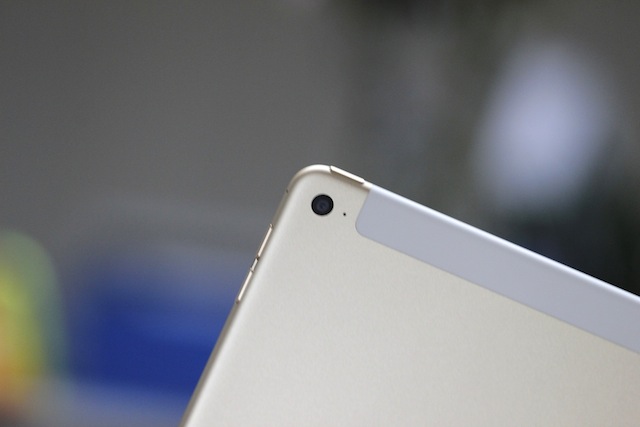 Camera 8 MP ở phía sau