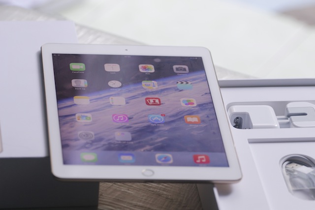 Màn hình dưới ánh sáng mặt trời vẫn hiển thị tốt