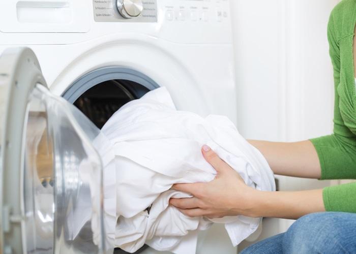 Làm sao để 'tắm rửa' sạch sẽ máy giặt của bạn?