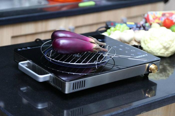 Có thể dùng vỉ hoặc nướng trực tiếp thực phẩm trên bếp