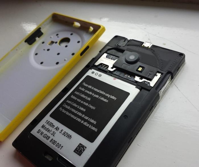 Smartphone xấu một cách tệ hại khi nhái theo kiểu dáng Lumia 1020 > L1020 nhái xấu tệ hại