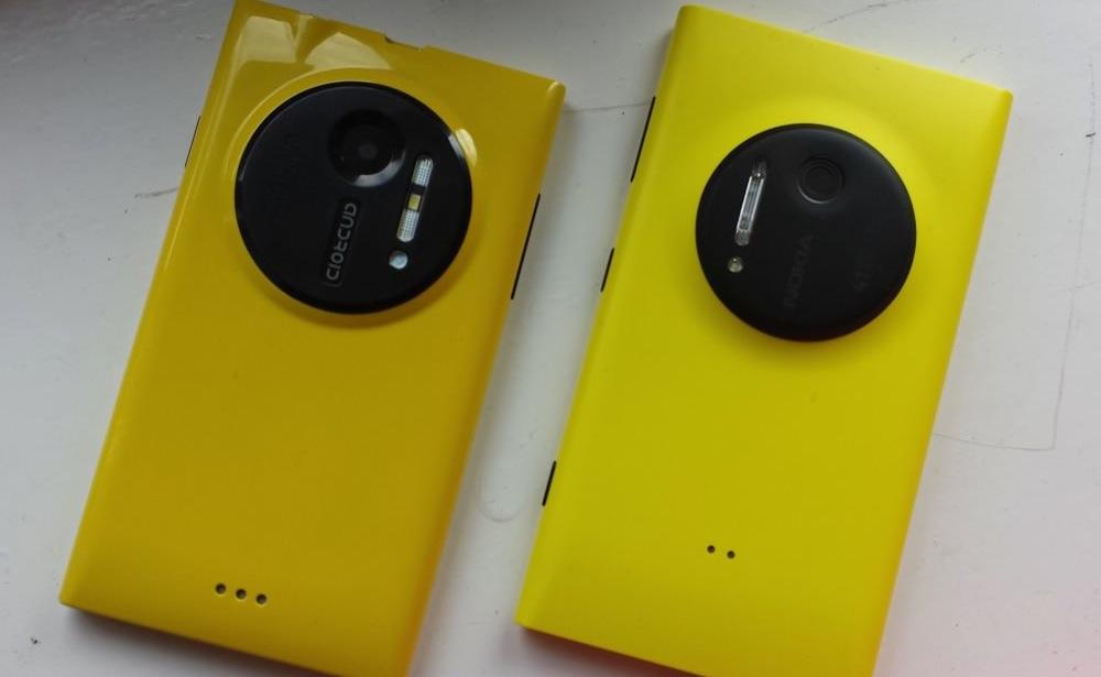 Smartphone xấu một cách tệ hại khi nhái theo kiểu dáng Lumia 1020 > L1020 bên cạnh Lumia 1020 hàng thật