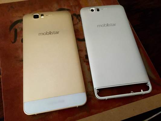 Máy lên kệ với 2 gam màu thời thượng: trắng và gold