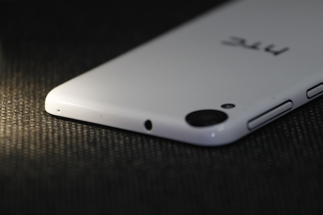 Các góc cạnh của máy