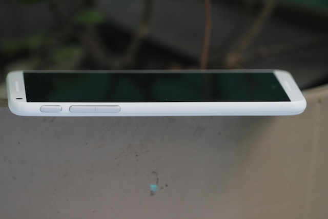 Khá dễ dơ đấy nhé