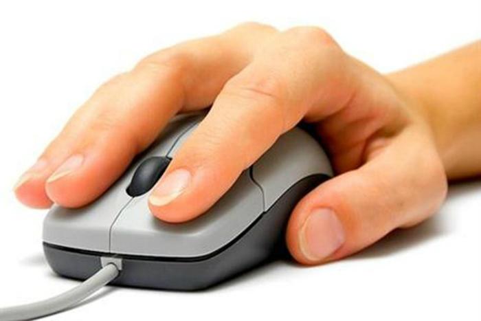 Nên cầm chuột bằng cả bàn tay Nên cầm chuột bằng cả bàn tay