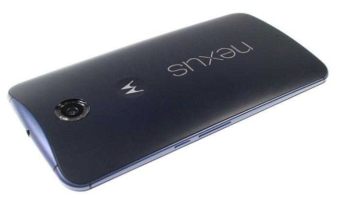 Đường viền kim loại ở cạnh hông tạo nên điểm nhấn đặc trưng cho Nexus 6