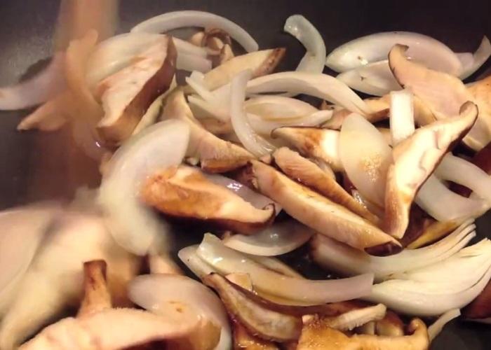 Bước 2 Xào rau củ Bibimbap Hàn Quốc kiểu Việt