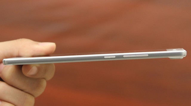 Trên tay Oppo R5 siêu mỏng tại Thegioididong