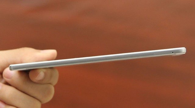 Trên tay Oppo R5 siêu mỏng tại Thegioididong