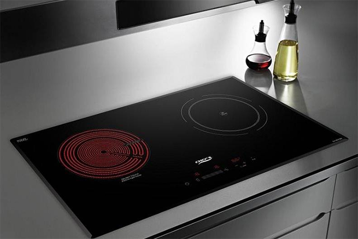 Bếp hồng ngoại lắp âm Hafele HC-R772D (536.61.685) với lượng nhiệt cao làm nóng mặt bếp không sinh ra khói và khí CO2