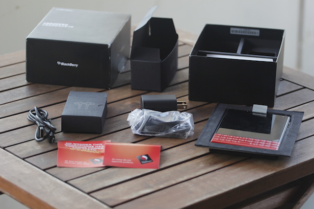Khui hộp BlackBerry Passport