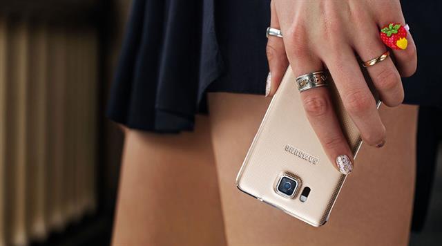 Thị trường smartphone tầm trung tưng bừng giảm giá dịp cuối năm