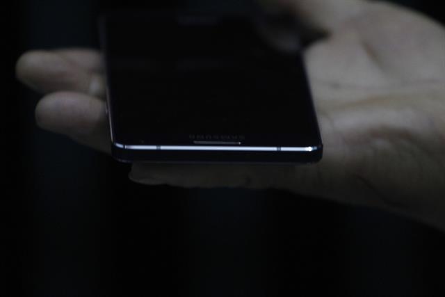 Các góc cạnh của Galaxy A5