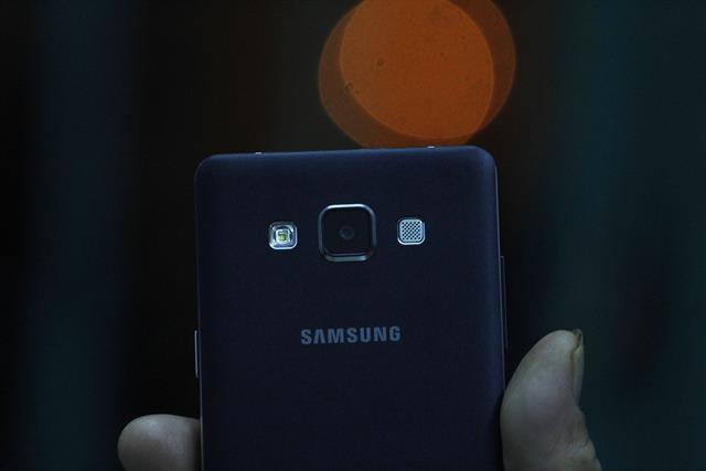 Các góc cạnh của Galaxy A5