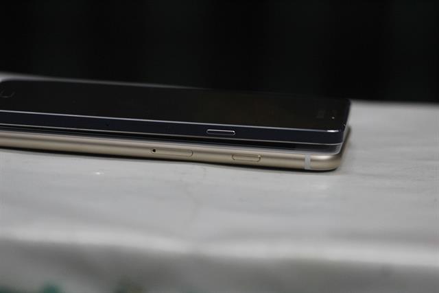 Galaxy A5 và iPhone 6 Plus