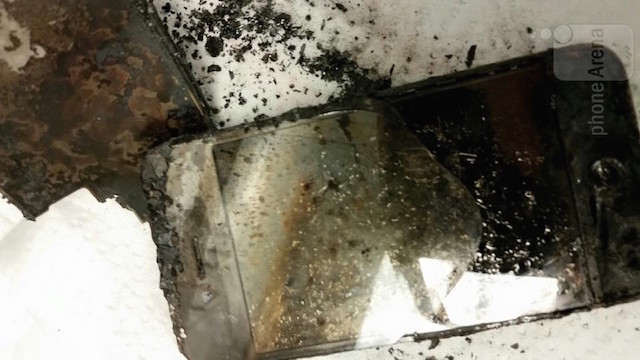 Chiếc iPhone bị nướng chín