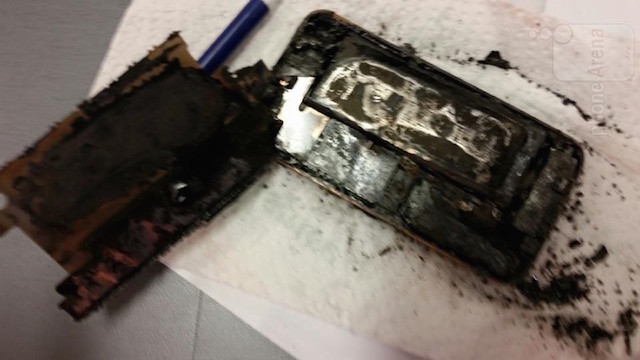 Chiếc iPhone bị nướng chín