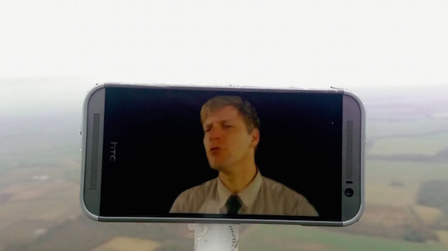 Bắn HTC One M8 lên chín tầng mây