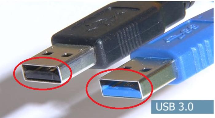 + Kiểm tra màu cổng USB