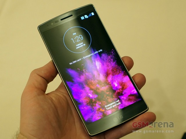 Trên tay G Flex 2 màn hình cong độc đáo của LG