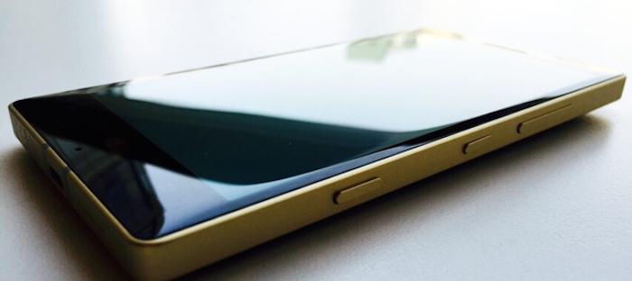 Nokia Lumia 930 phiên bản vàng xuất hiện > Lumia 930 rất bắt mắt