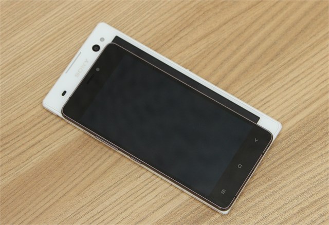 Sony Xperia C3 và Gionee Elife S5.1