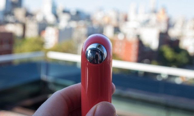 HTC RE
