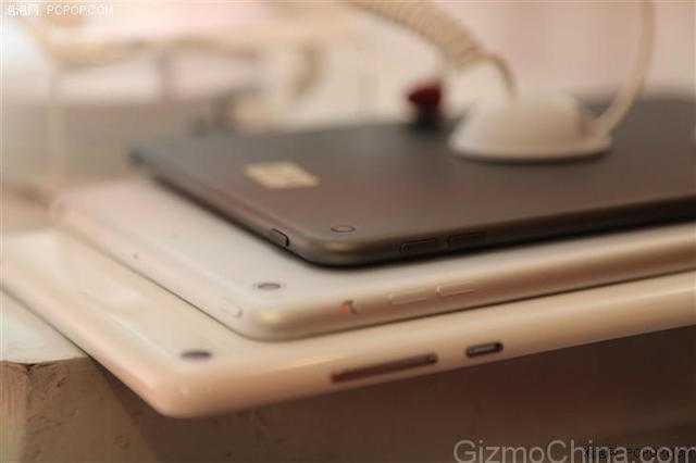 Bố trí các nút so với iPad Mini 2 và tablet Xiaomi