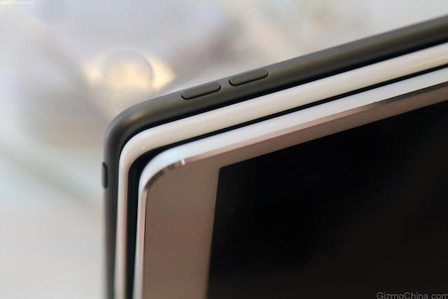 Bố trí các nút so với iPad Mini 2 và tablet Xiaomi