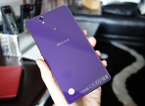 Xperia Z màu tím