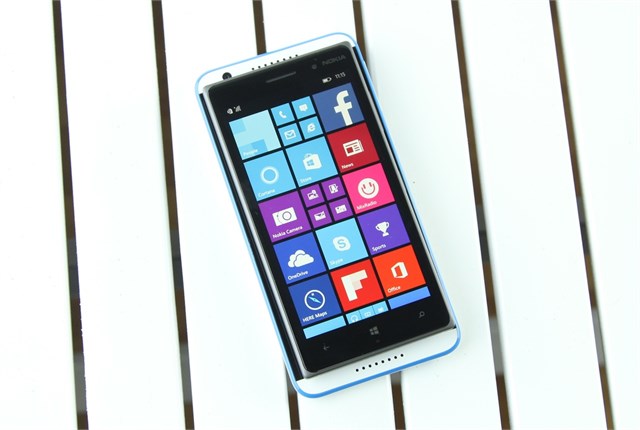 HTC Desire 820s vs Nokia Lumia 830