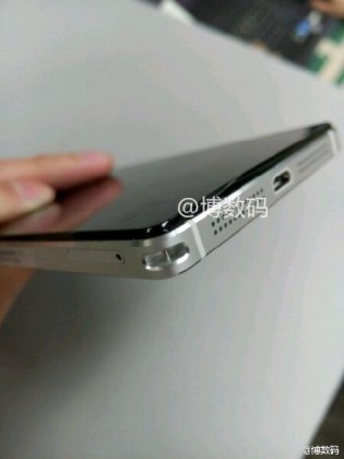 Có các nút chuyên dụng như iPhone