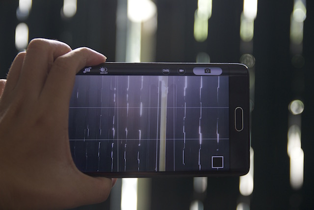 Cách bố trí giao diện chụp ảnh chưa hợp lý lắm