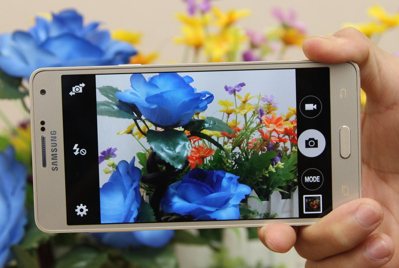 Телефон 13 мегапикселей камера. 13mp камера. Камера 13 МП. Huawei 13 Megapixel. 8мп камера самсунг.