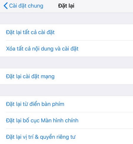 Chọn Xóa tất cả nội dung và cài đặt.