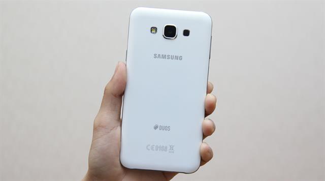 Máy dùng 2 SIM 2 sóng