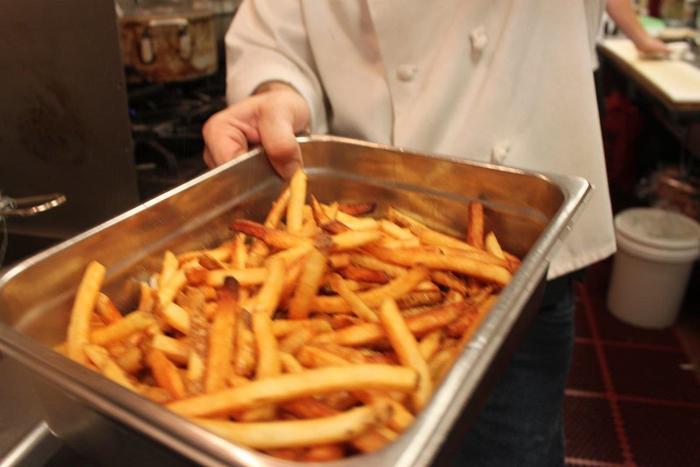 Reheating fries in the oven is both delicious and simple