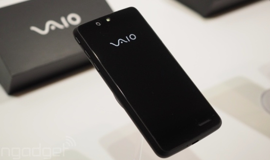 Thiết kế của VAIO Phone không có gì quá nổi bật Thiết kế của VAIO Phone không có gì quá nổi bật