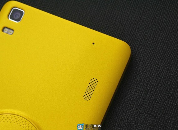 Mặt sau của Lenovo K3 Note