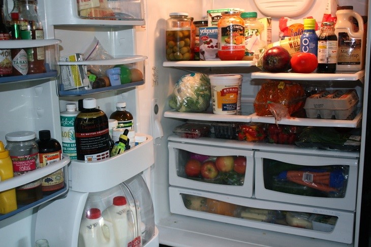 Put too much food in the refrigerator