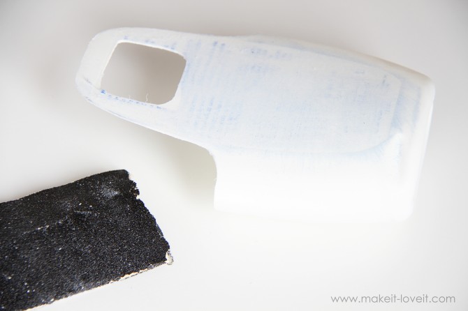 Tạo túi sạc điện thoại bằng vỏ chai sữa tắm