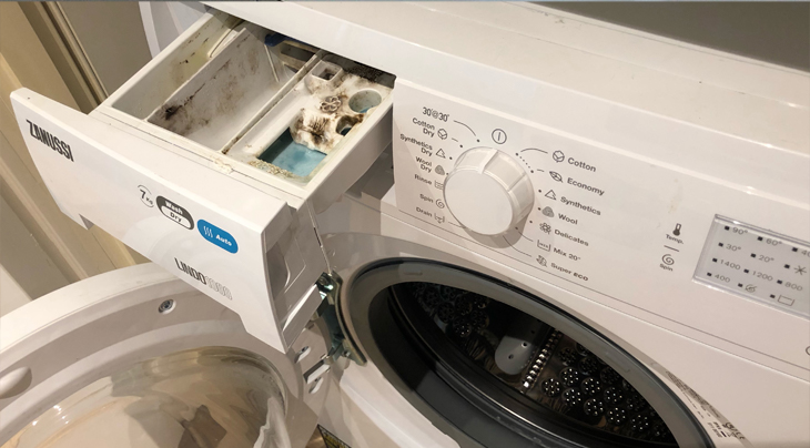 Cách vệ sinh máy giặt đơn giản tại nhà ai cũng làm được > Ngăn bột giặt máy cửa trước có thể tháo rời