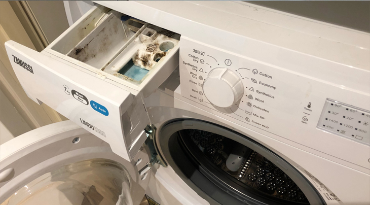 Detachable detergent compartment