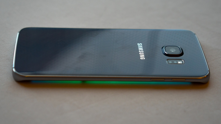 Đánh giá phần màn hình cong của Galaxy S6 Edge S6-edge-people-2