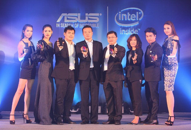 Asus tự tin sẽ bán được 30 triệu smartphone trong năm 2015 Asus tự tin sẽ bán được 30 triệu smartphone trong năm 2015, bạn nghĩ sao?