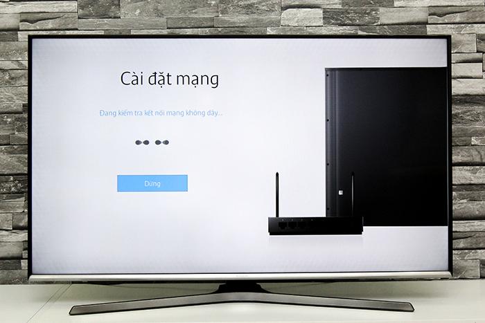 TIVI đang tiến hành kết nối mạng Cách kết nối mạng tivi Samsung J5500 > TIVI đang tiến hành kết nối mạng