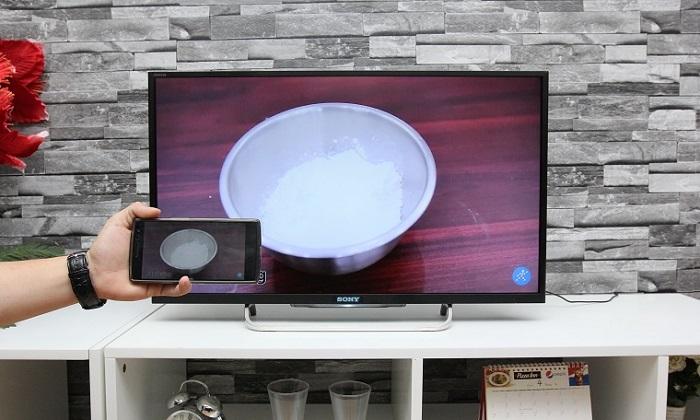 Bạn đã có thể hiển thị nội dung từ thiết bị di động lên màn hình ti vi để phục vụ mục đích giải trí của mình. Bạn đã có thể hiển thị nội dung từ thiết bị di động lên màn hình ti vi để phục vụ mục đích giải trí của mình.