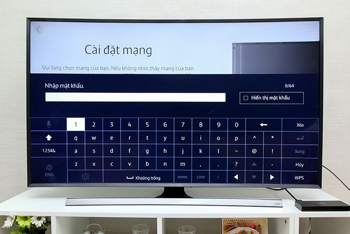 Cách kết nối mạng tivi Samsung JU7500 > Nhập mật khẩu Wifi muốn kết nối