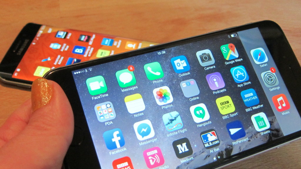 Galaxy S6 Edge iPhone 6 Plus Galaxy S6 Edge iPhone 6 Plus